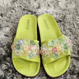 BESTELLE  CRYSTAL SUMMER BEAUTIFUL SANDAL  ,BRAND NEW NO TAG SIZE  40 GREEN